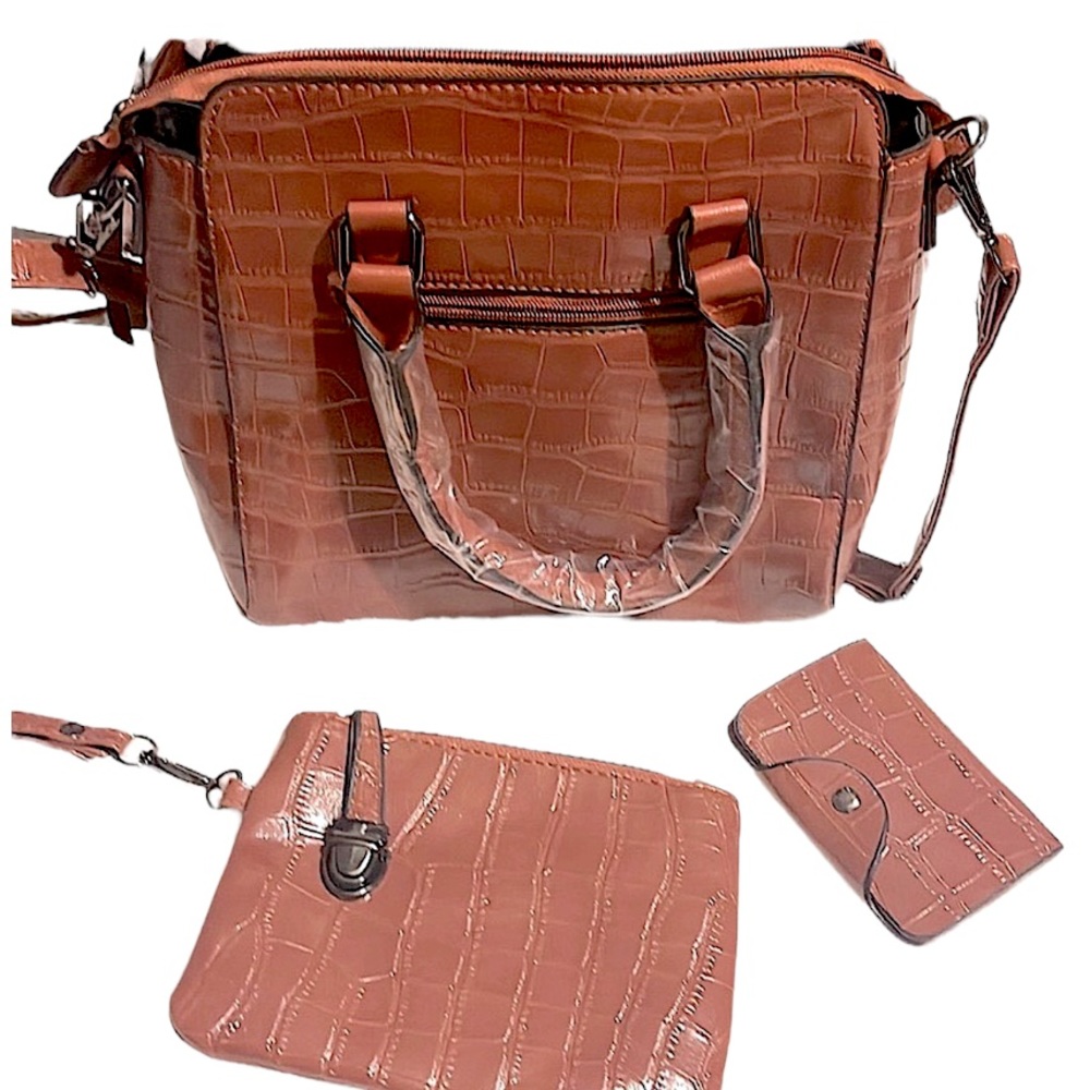 ✨NEW ✨LEZA Crocodile Three Piece Tote & Wrislet Set